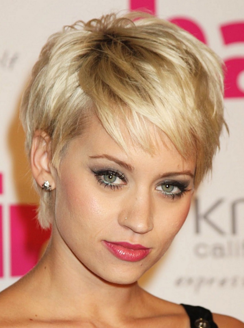 Styles of pixie haircut