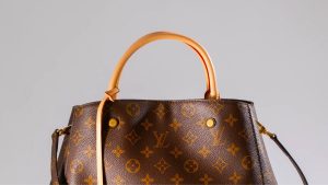 How do I clean my Louis Vuitton purse?
