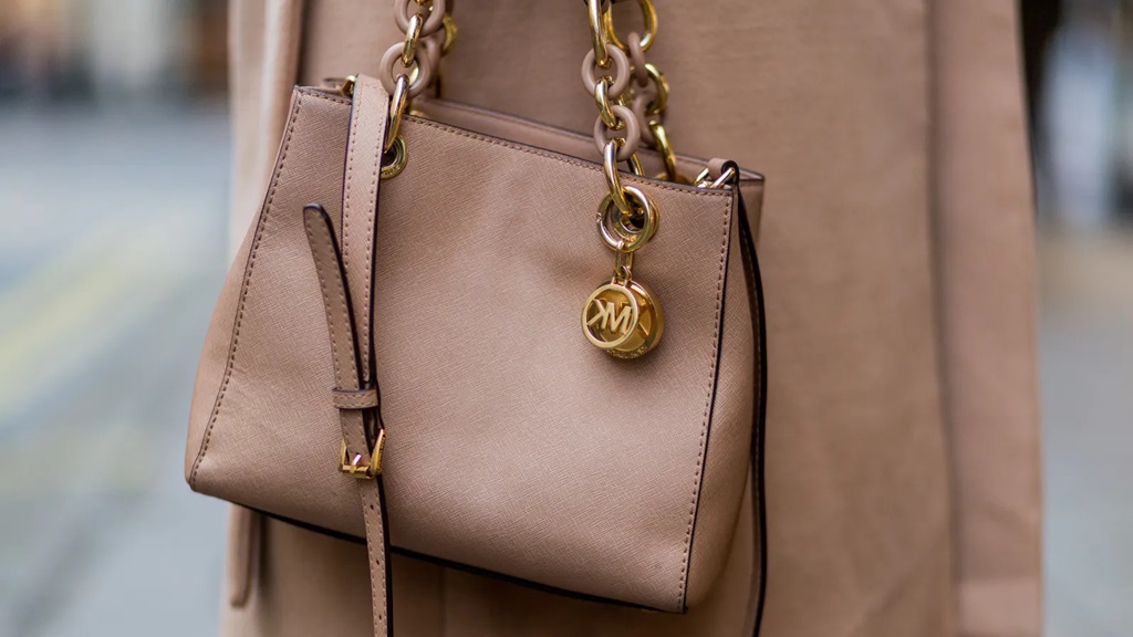 How to tell if a Michael Kors purse is real?